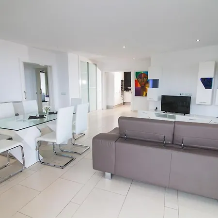 Il Distinto - Luxury Swimming Pool View House Apartment