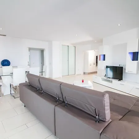 Il Distinto - Luxury Swimming Pool View House